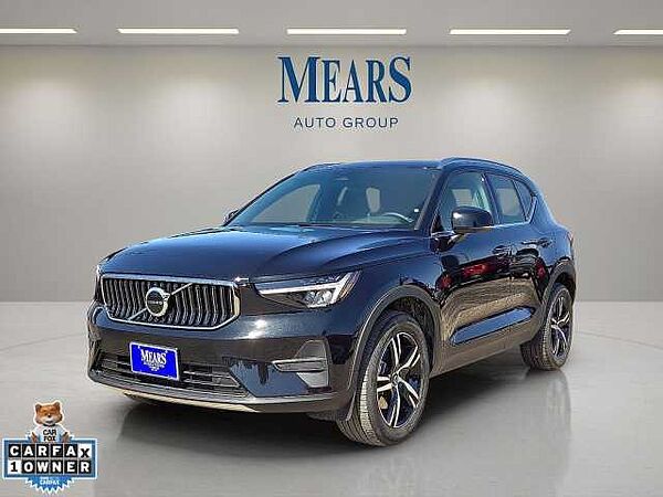 Volvo  XC40 Core, B5 AWD Gas (mild hybrid), Gasoline, Bright