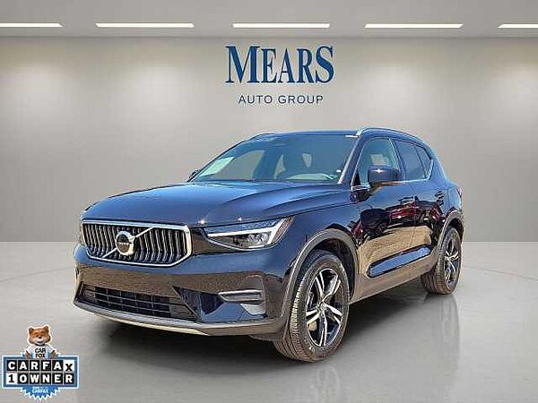 Volvo  XC40 Core, B5 AWD Gas (mild hybrid), Gasoline, Bright