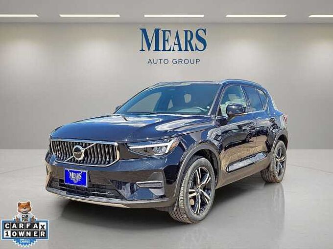 Volvo  XC40 Core, B5 AWD Gas (mild hybrid), Gasoline, Bright