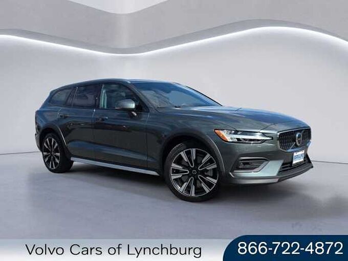 Volvo  V60 Cross Country Ultra, B5 AWD Gas (mild hybrid), Gasoline, Bright