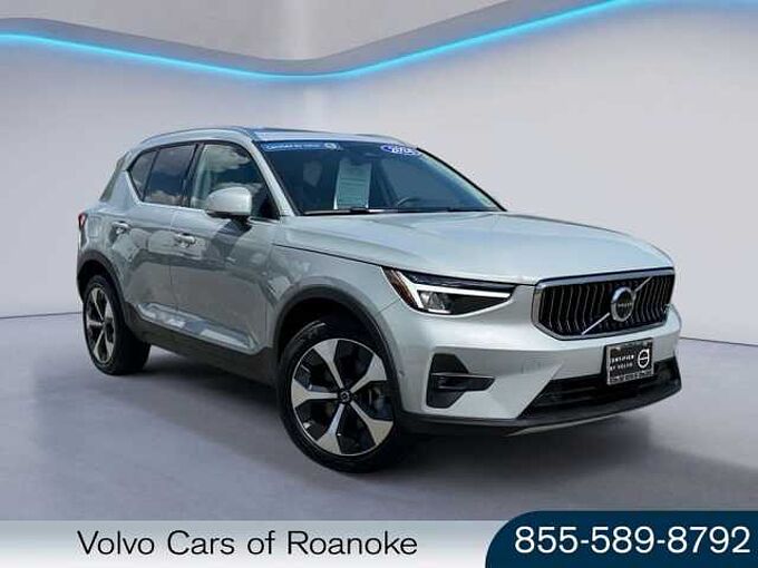 Volvo  XC40 Plus, B5 AWD Gas (mild hybrid), Gasoline, Bright