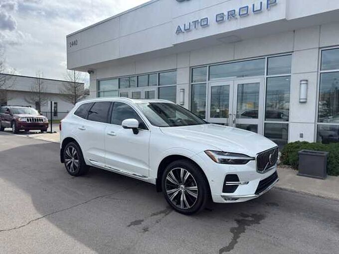 Volvo XC60 Plus, B5 AWD, Mild Hybrid, Bright